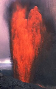 Извержение конуса Пуу Оо вулкана Килауэа, Гавайи.